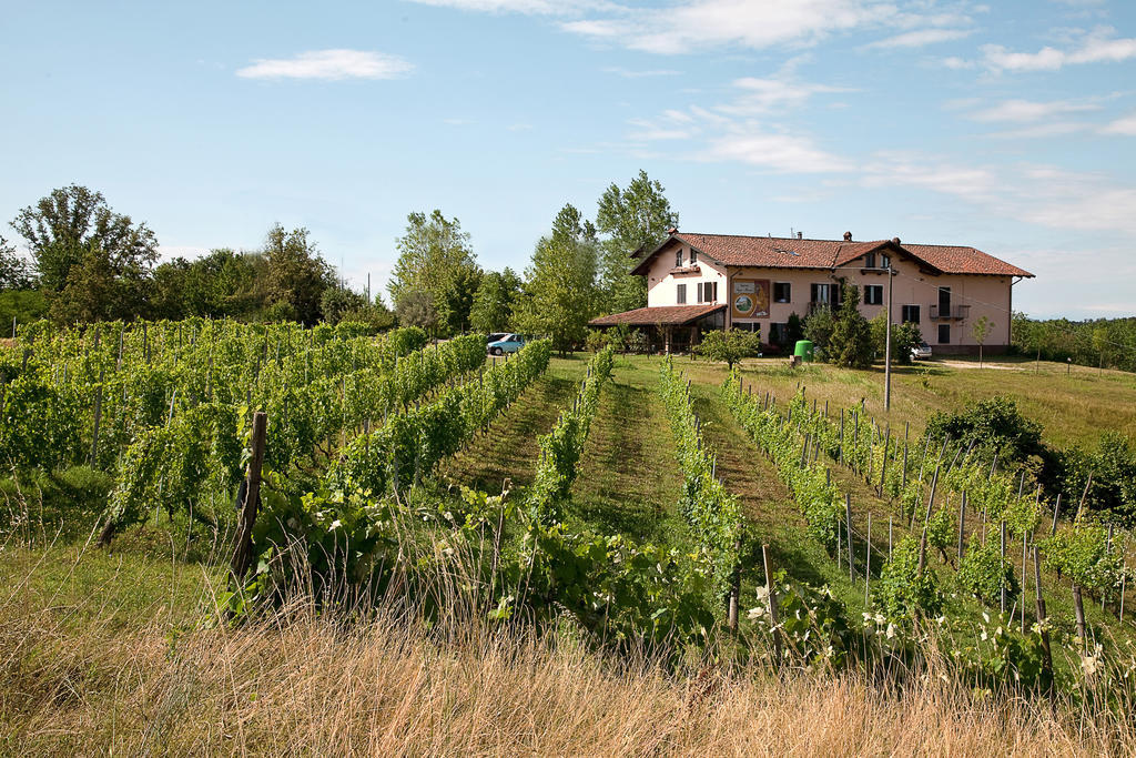 Cascina Papa Mora Villa Cellarengo Luaran gambar